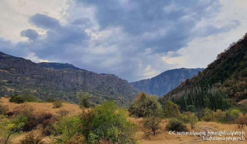 Խոսրովի արգելոց տանող ճանապարհին բռնկված հրդեհը մեկուսացվել է