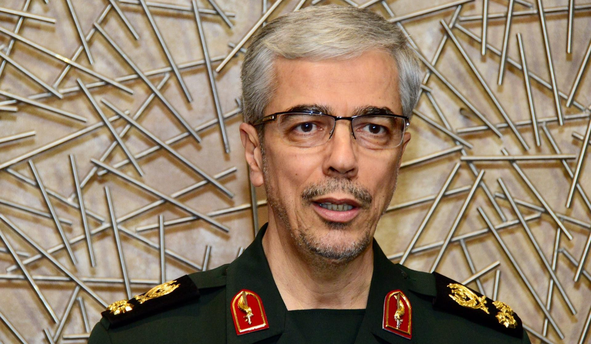 Тегеран не потерпит изменения границ региона: Начальник Генштаба ВС Ирана