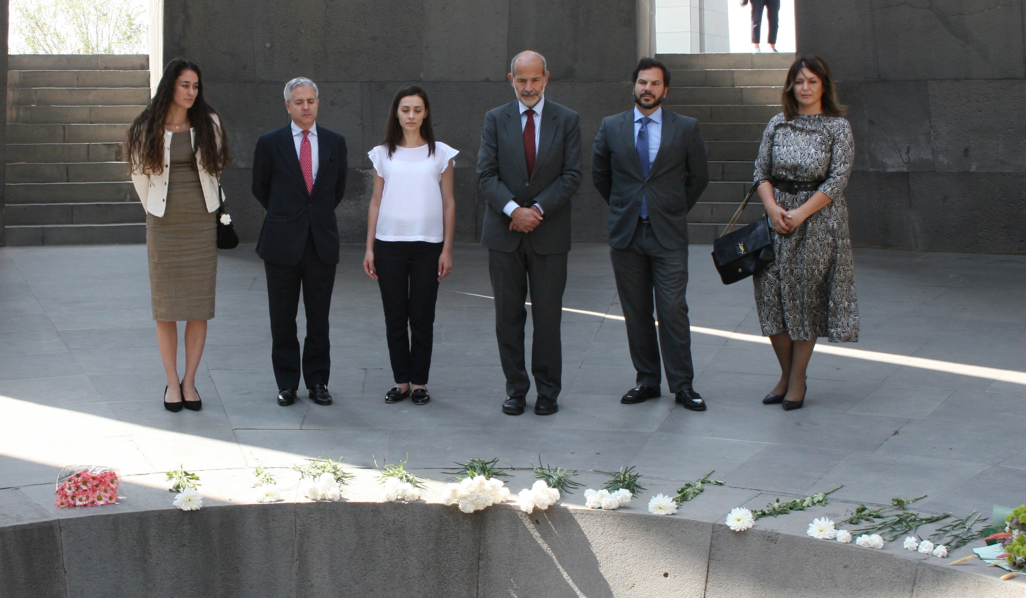 Посол Испании в Армении посетил Мемориал памяти жертв Геноцида армян