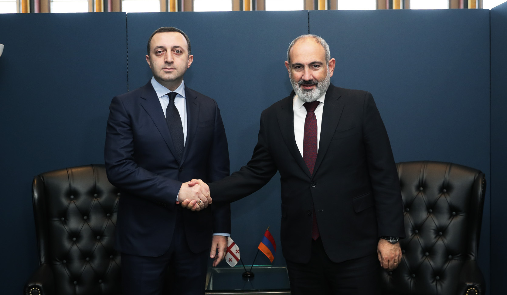 На встрече с премьер-министром РА Гарибашвили подтвердил готовность Грузии внести свой вклад в сохранение мира в регионе