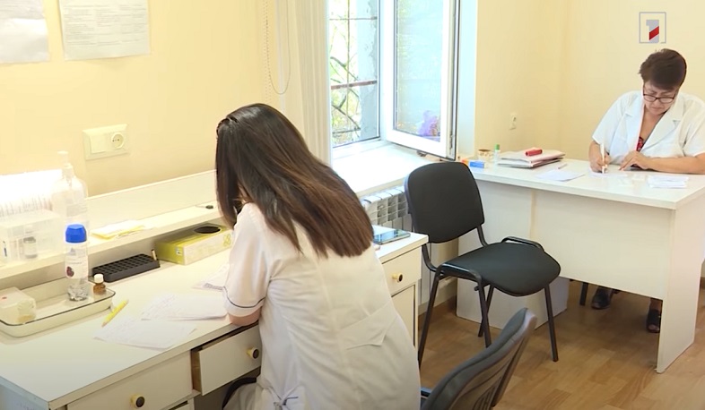 Ընթացքի մեջ են թիվ 5 և 12 պոլիկլինիկաների հիմնանորոգման աշխատանքները