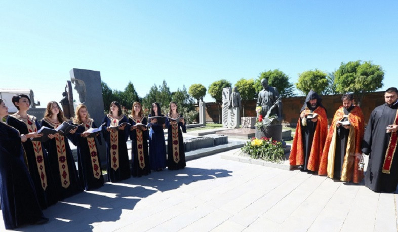 Կոմիտասի ստեղծագործությունները կատարելով՝ մենք  վերադառնում ենք դեպի մեզ. Արա Խզմալյան