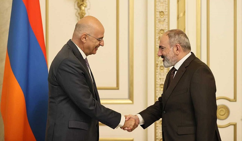 Pashinyan receives the delegation led by the Greek Foreign Minister