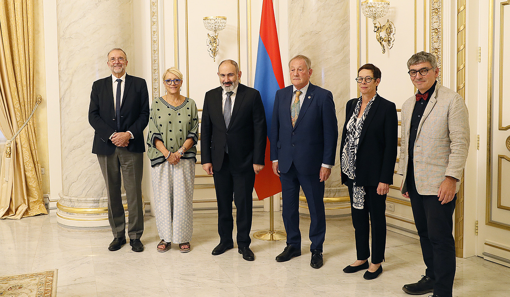 Никол Пашинян принял делегацию во главе с руководителем группы дружбы Франция-Армения Сената Франции