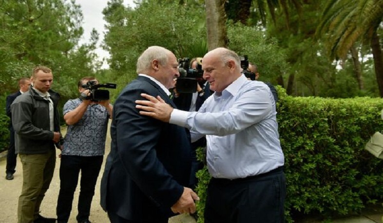 Բելառուսի դեսպանին կանչել են Վրաստանի ԱԳՆ՝ Լուկաշենկոյի Աբխազիա կատարած այցի պատճառով