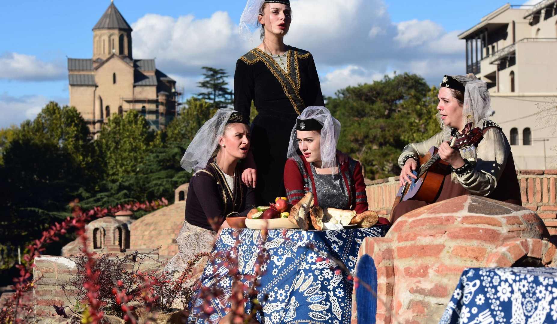 В Тбилиси отмечают «Тбилисоба» - традиционный праздник города