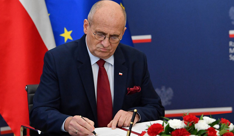 Լեհաստանի ԱԳ նախարարը ստորագրել է Գերմանիայից փոխհատուցումներ ստանալու պահանջով նոտան