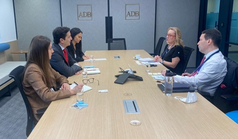 ԱԶԲ կառավարիչների խորհրդի տարեկան հանդիպմանը քննարկվել է համաշխարհային տնտեսական իրավիճակը