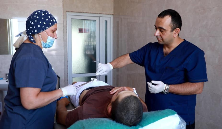 Azərbaycanın təcavüzü nəticəsində yaralanan hərbçilərdən 61 nəfər sağalaraq xəstəxanalardan buraxılıb: MN