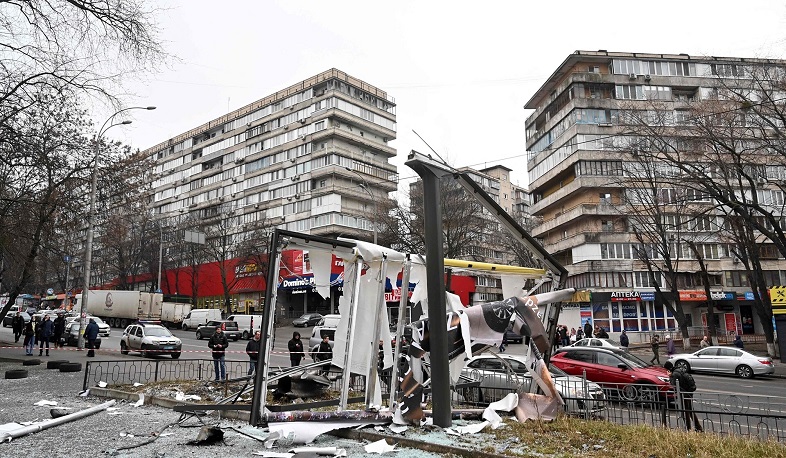 Украинские СМИ сообщили о взрывах на Западной Украине и в Днепре