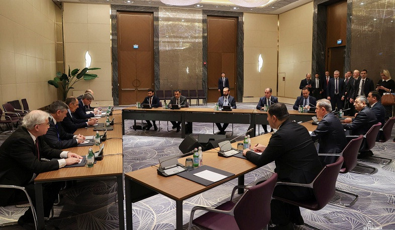 В Астане стартовала встреча министров иностранных дел Армении, России и Азербайджана