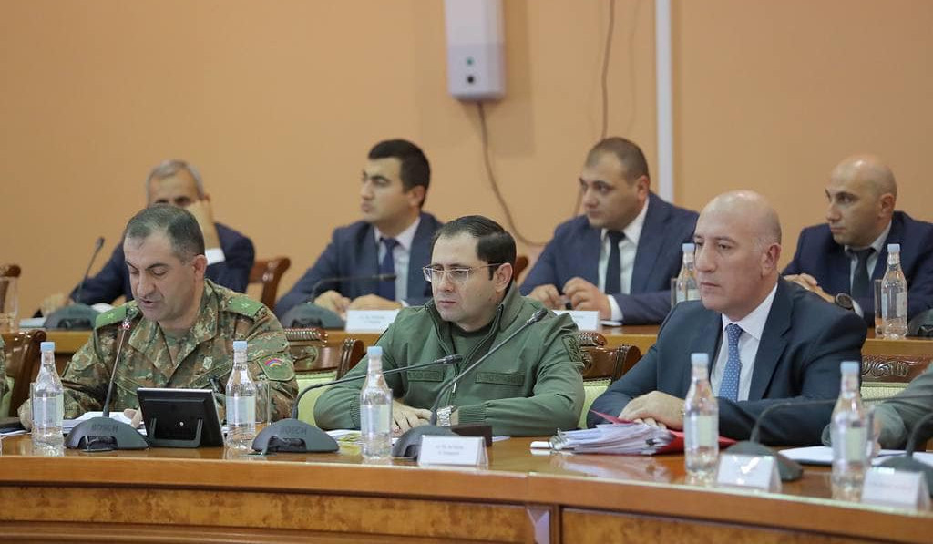 ER müdafiə nazirinin rəhbərliyi ilə Silahlı Qüvvələrdə görülən işlər müzakirə edilib