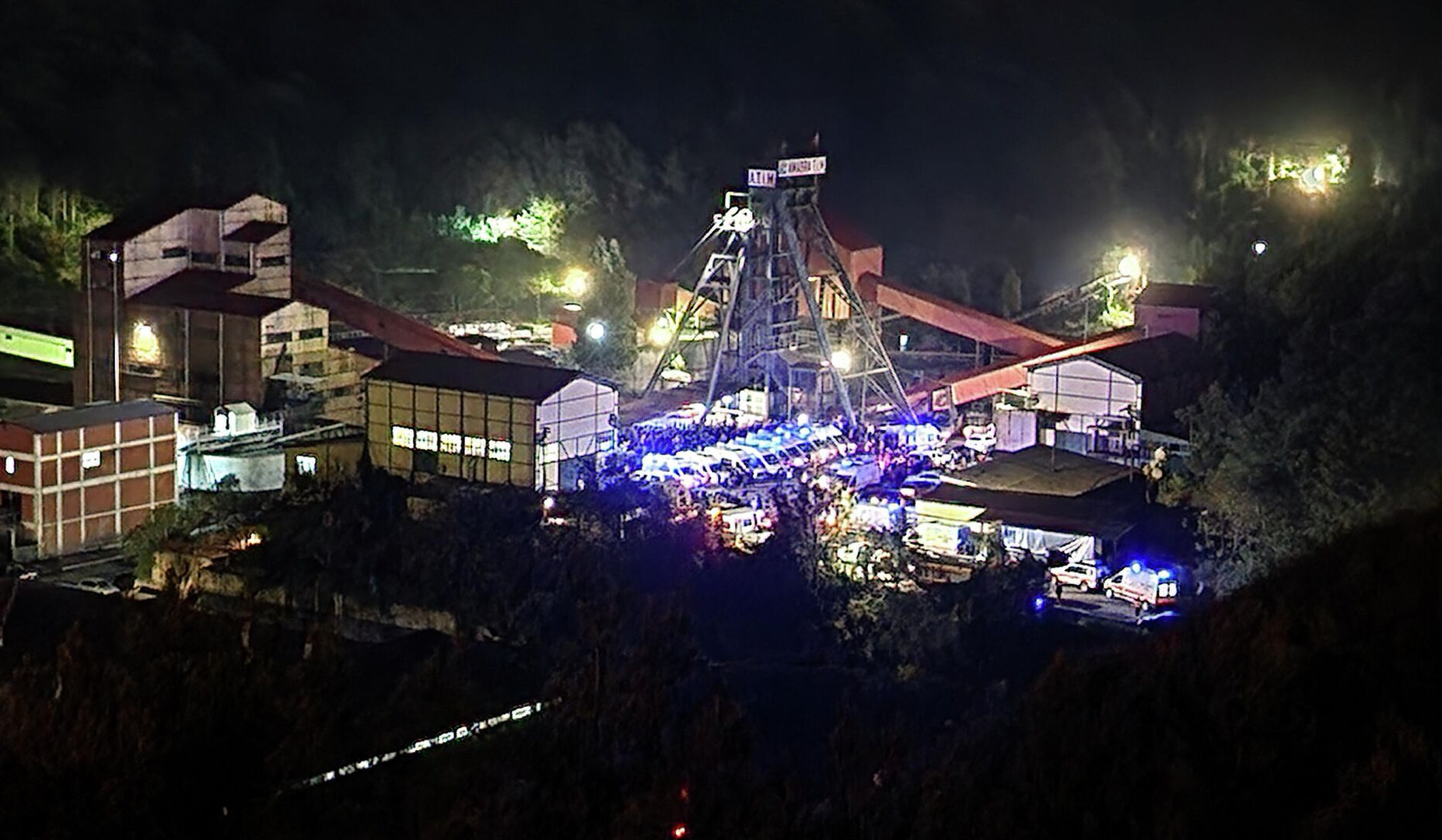 Число жертв взрыва на угольной шахте в Турции достигло 40