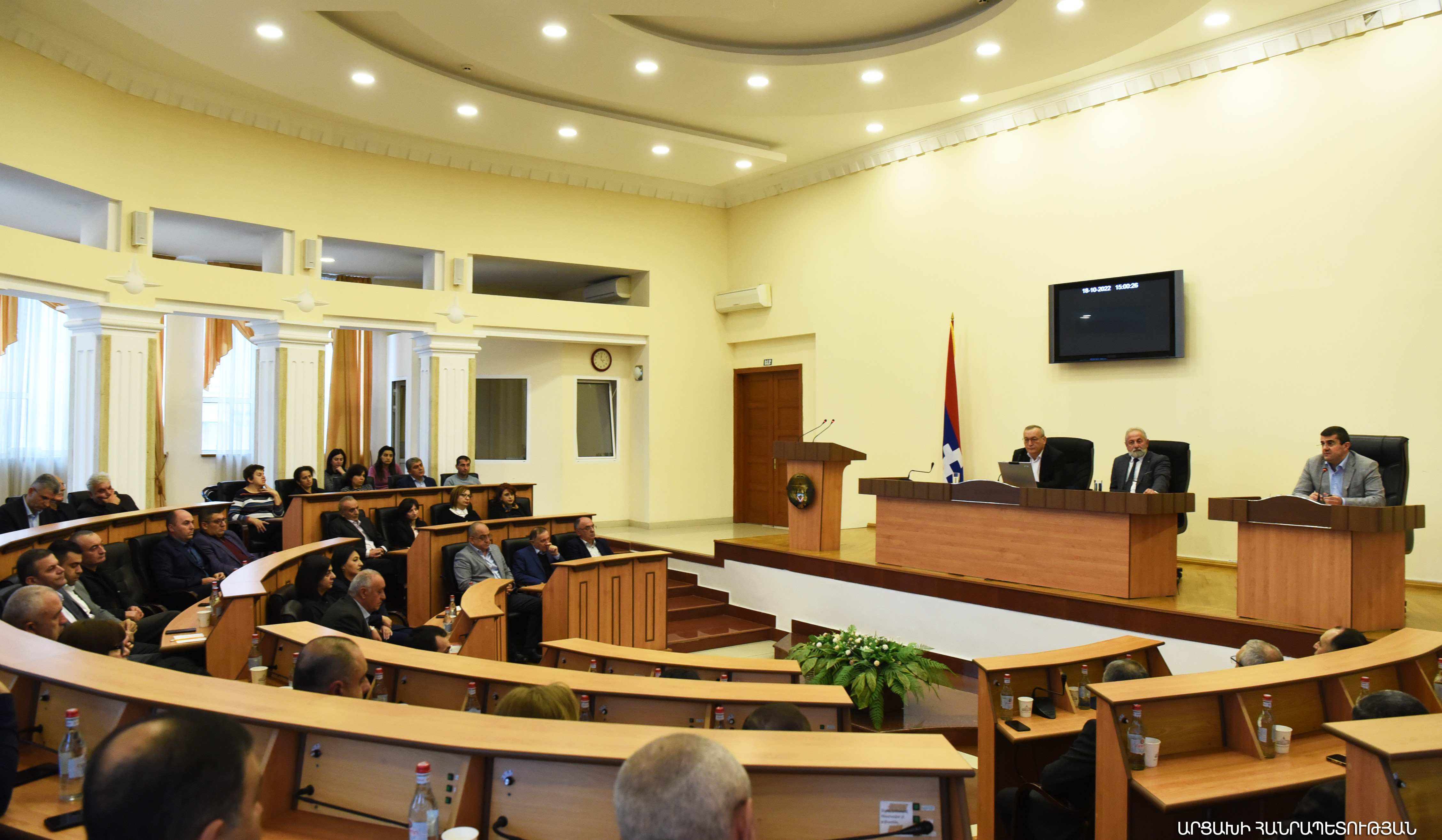 Արայիկ Հարությունյանն Արցախի ԱԺ պատգամավորներին է ներկայացրել երևանյան հանդիպումների մանրամասները