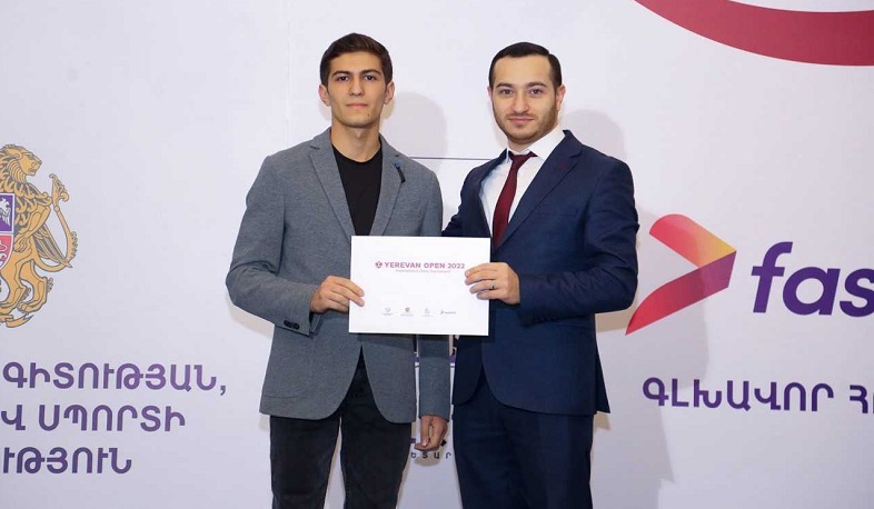 «Երևան օփեն» շախմատի  մրցաշարում առաջին տեղը կիսել են Մամիկոն Ղարիբյանը և Սերգեյ Լոբանովը