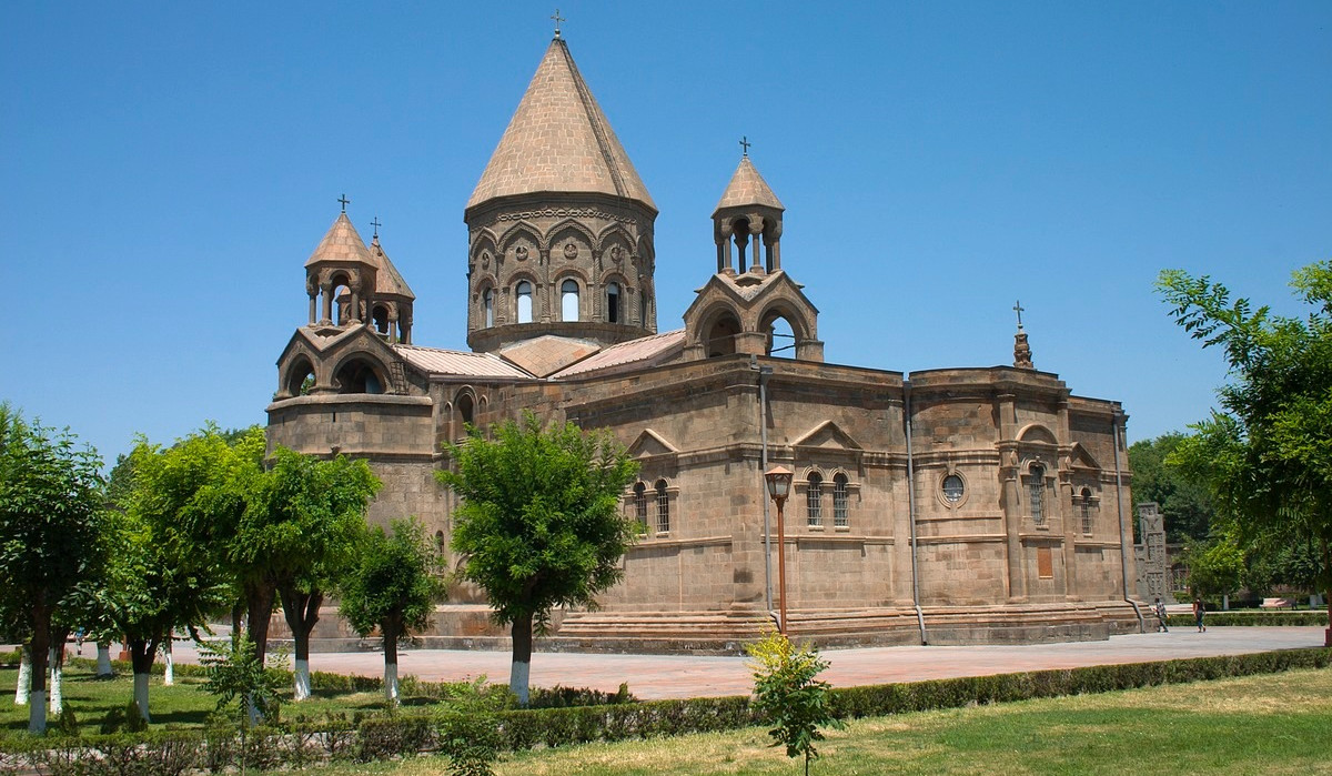 Սուրբ Էջմիածինը Կովկասի մահմեդականների վարչության նախագահին կոչ է անում տեսանելի քայլեր գործադրել հումանիտար խնդիրների լուծման ուղղությամբ