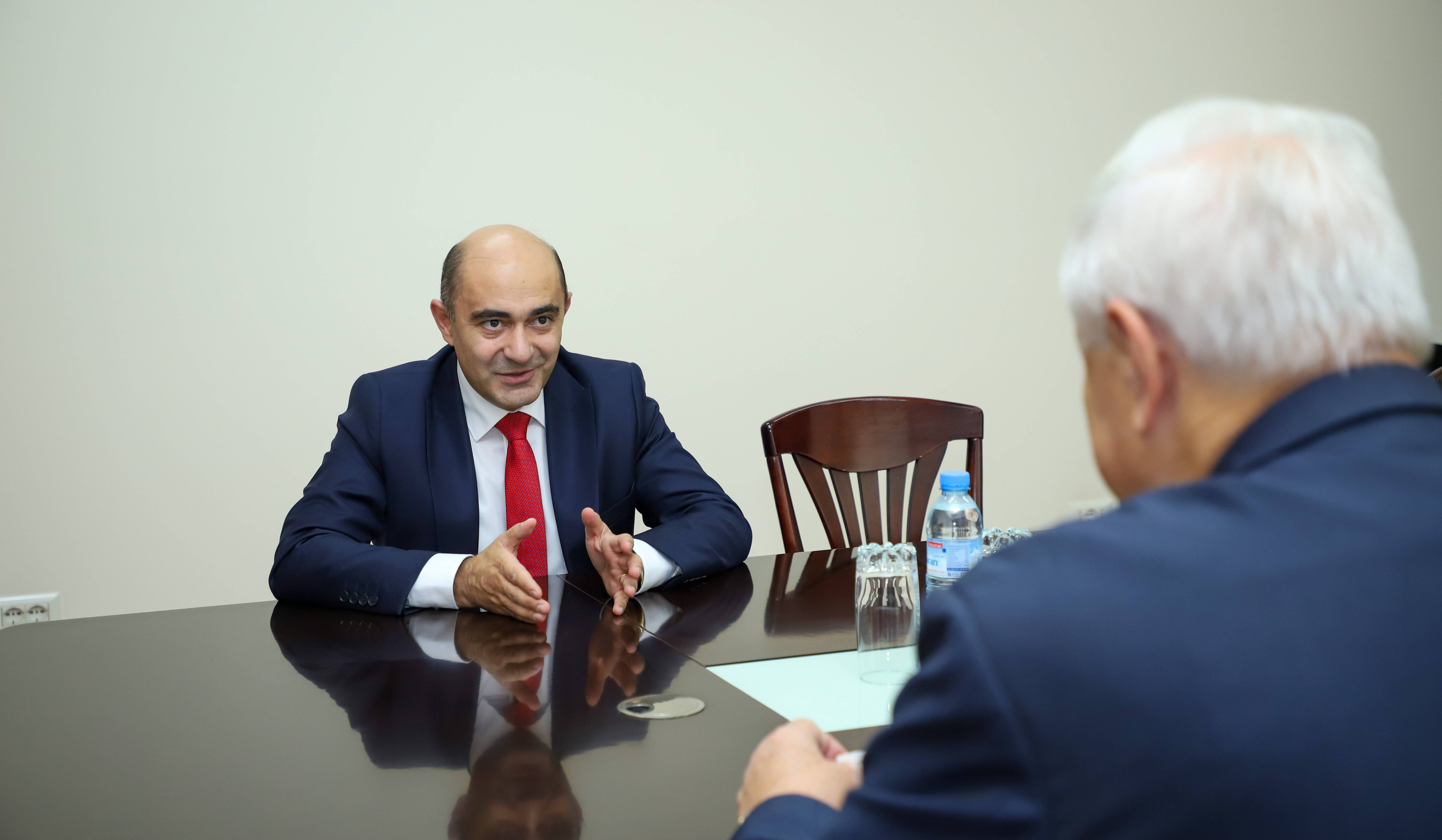 Эдмон Марукян встретился с Анджеем Каспшиком: подчеркнул важность адресной реакции и осуждения со стороны международного сообщества посягательств Азербайджана на суверенитет Армении