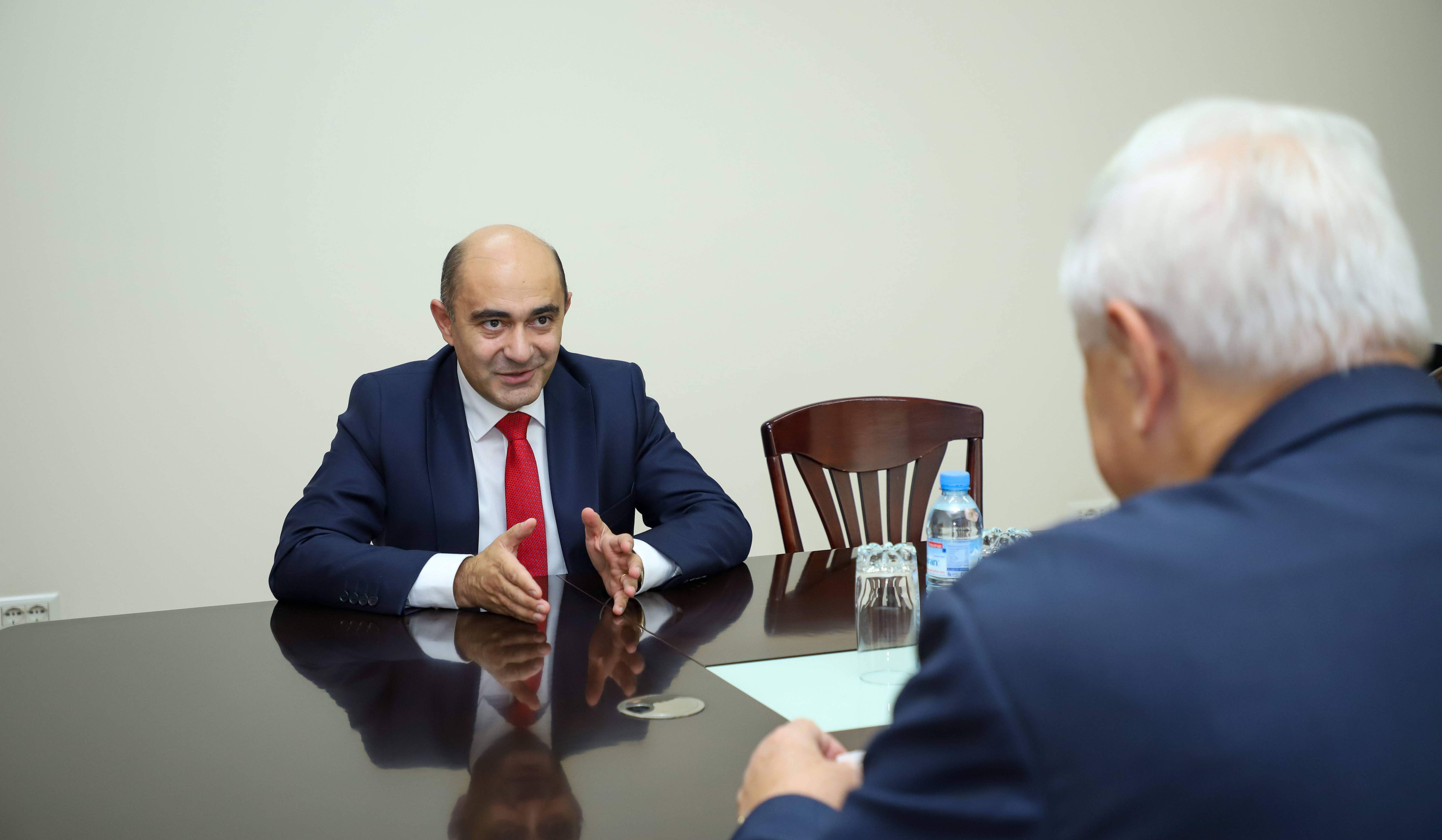 Эдмон Марукян встретился с Анджеем Каспшиком: подчеркнул важность адресной реакции и осуждения со стороны международного сообщества посягательств Азербайджана на суверенитет Армении