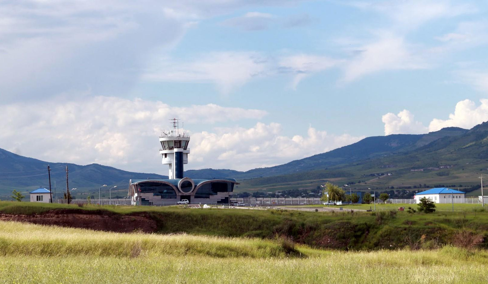 Азербайджан, обещающий безопасность прав народа Арцаха, уже 30 лет держит Степанакертский аэропорт закрытым: Омбудсмен Арцаха