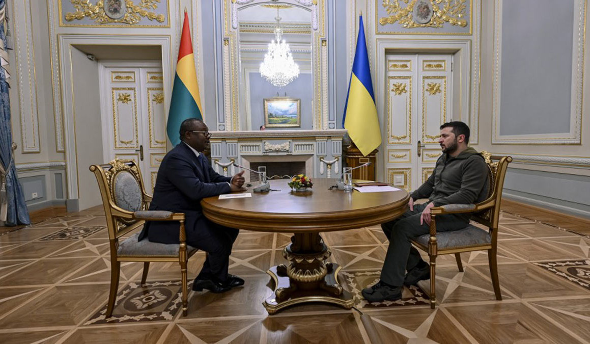 Кремль отрицает отправку послания Зеленскому через президента Гвинеи-Бисау