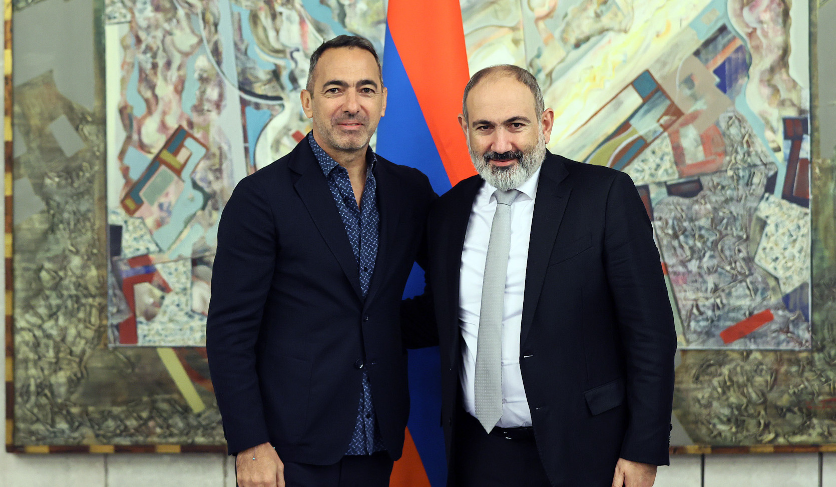 Nikol Pashinyan and Youri Djorkaeff discussed issues related to development of football in our country