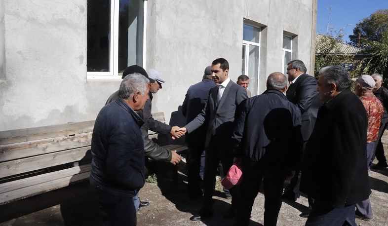 Գեղարքունիքի մարզպետը սուբվենցիոն ծրագրերին ծանոթանալու նպատակով այցելել է Ծովինարի շինհրապարակներ