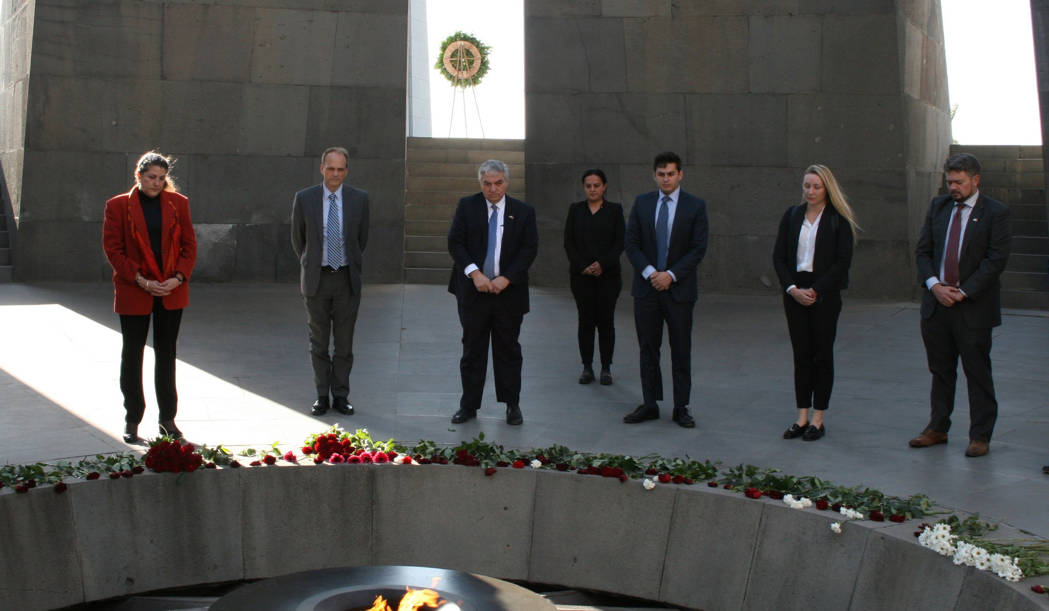 ABŞ BİA-nın nümayəndə heyəti Erməni Soyqırımı Memorialını ziyarət edib