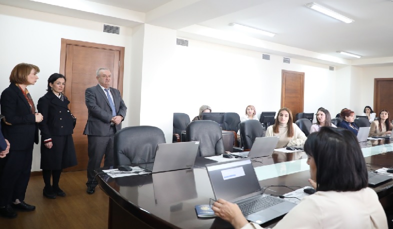 Վահրամ Դումանյանը հետևել է մանկապարտեզի տնօրենի հավաստագրման քննությունների ընթացքին