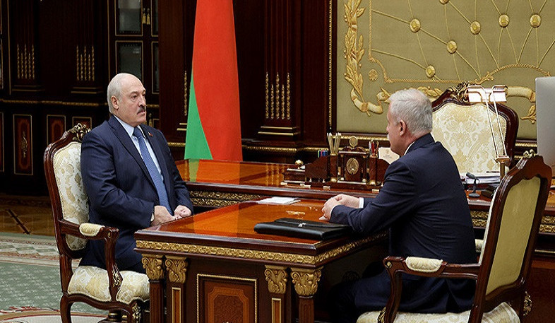 Lukashenko expressed surprise at presence of EU and OSCE observers at border of Armenia