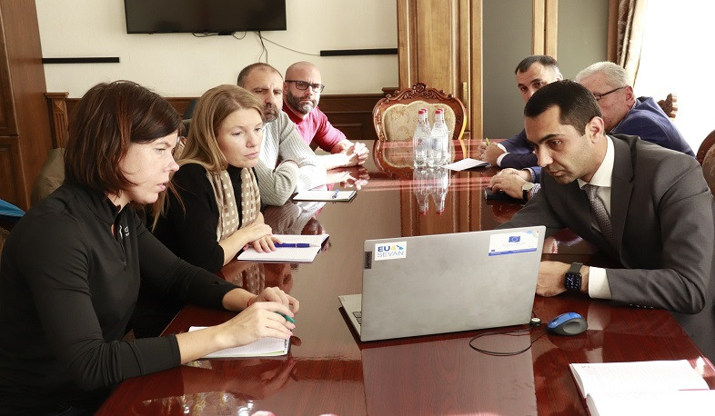 Governor of Gegharkunik presented EU observation team with details about condition of settlements affected by shelling