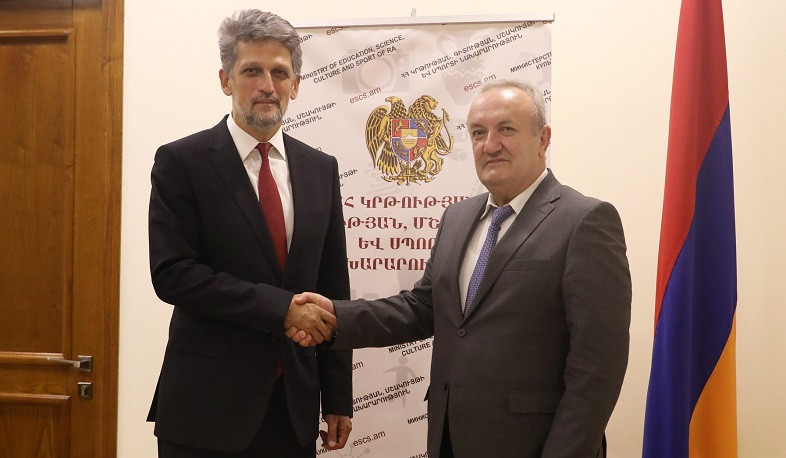 Վահրամ Դումանյանը և Կարո Փայլանն անդրադարձել են Թուրքիայի քաղաքացի հայերի կրթության ոլորտի խնդիրներին