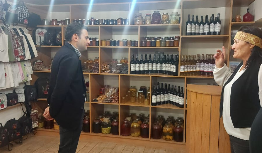 ՀՀ էկոնոմիկայի նախարարի տեղակալն Արենիում ծանոթացել է գաստրոբակերի ընտանեկան բիզնեսի կոնցեպտին
