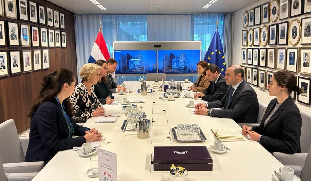 Armen Grigoryan discussed with Geoffrey van Leeuwen and Erica Schouten role of democratic institutions in context of security