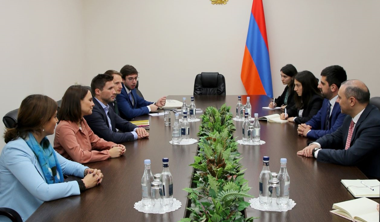 Armen Grigoryan presented security situation around Armenia to young delegates of OSCE PA