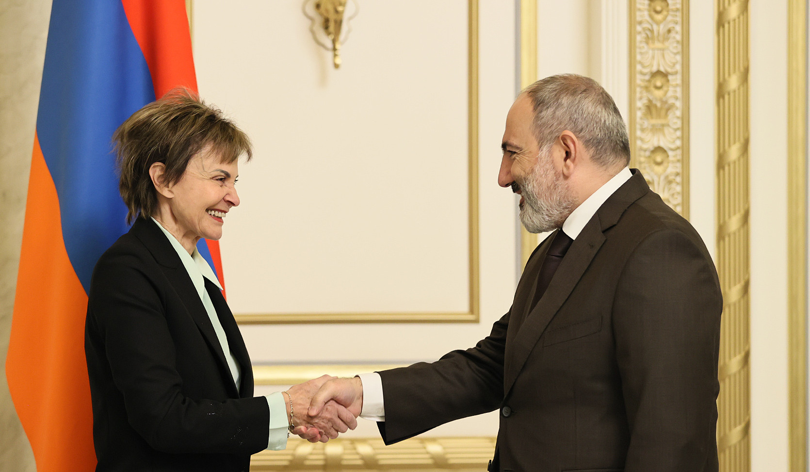Премьер-министр и экс-президент Швейцарии обменялись мнениями о процессах, происходящих на Южном Кавказе