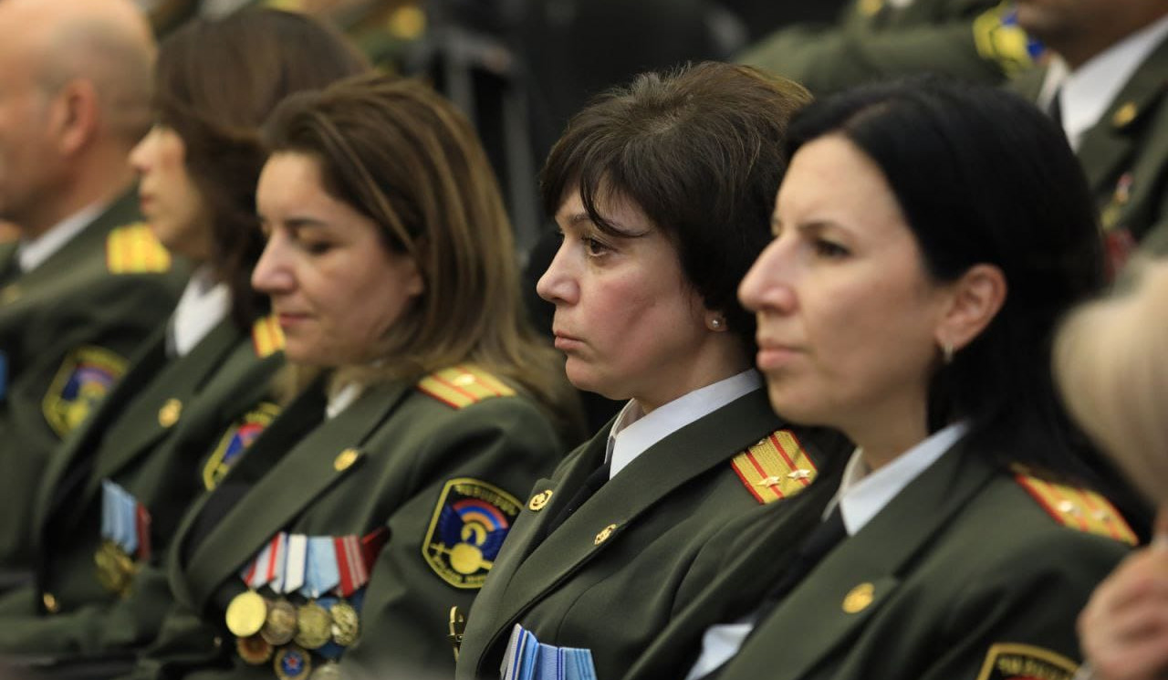 Ռազմաբժշկական ծառայության մի խումբ զինծառայողներ պարգևատրվել են գերատեսչական մեդալներով և պատվոգրերով