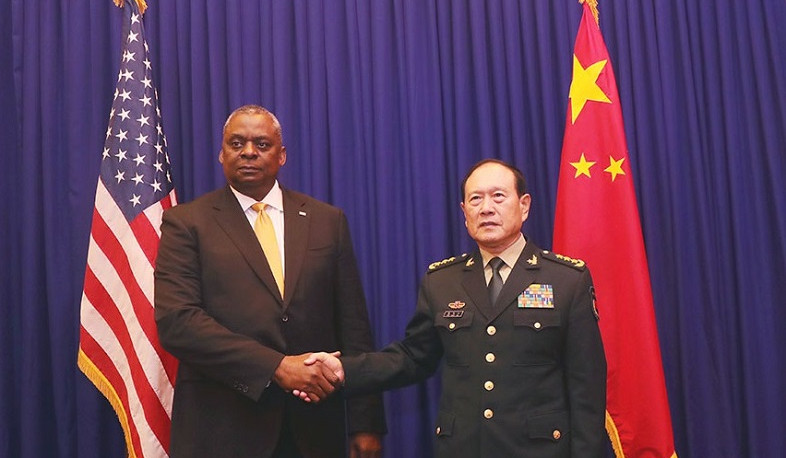 Defense Ministers of US and China Meet in Cambodia