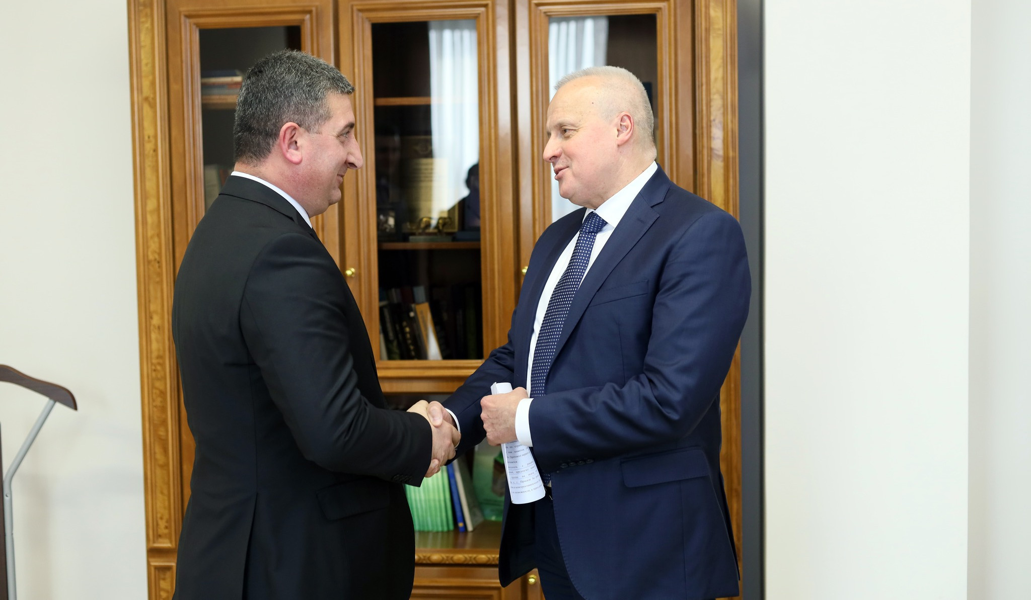 ER ərazi idarəetmə və infrastruktur naziri Rusiya səfirini qəbul etdi