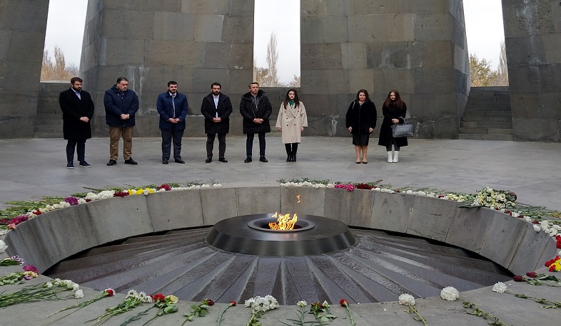 Делегация парламента Греции почтила память жертв Геноцида армян