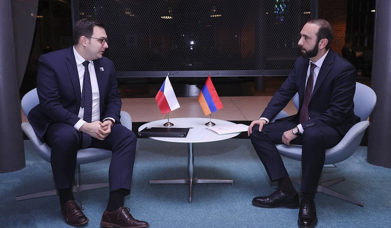 Арарат Мирзоян представил чешскому коллеге последние события в процессе урегулирования армяно-азербайджанских отношений