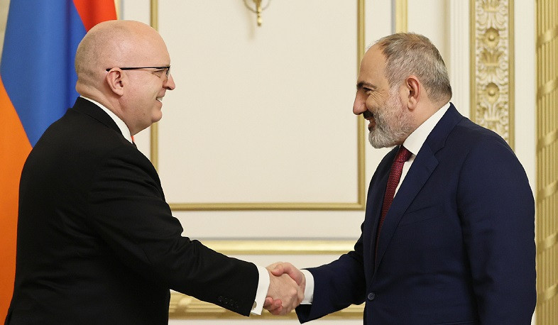 Armenias’s Prime Minister Pashinyan receives Philip Reeker