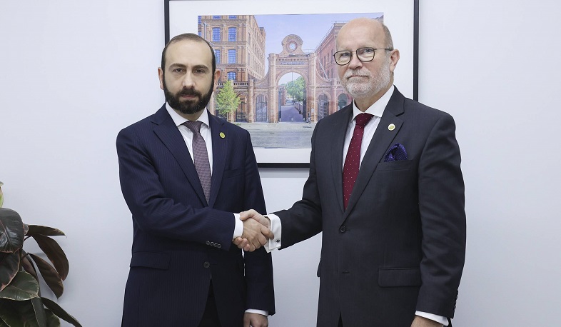 Мирзоян представил министру иностранных дел Словакии вызовы, связанные с безопасностью и гуманитарного характера, возникшие вследствие агрессии Азербайджана