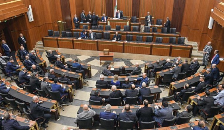 Ливанские парламентарии не смогли избрать нового президента с восьмой попытки