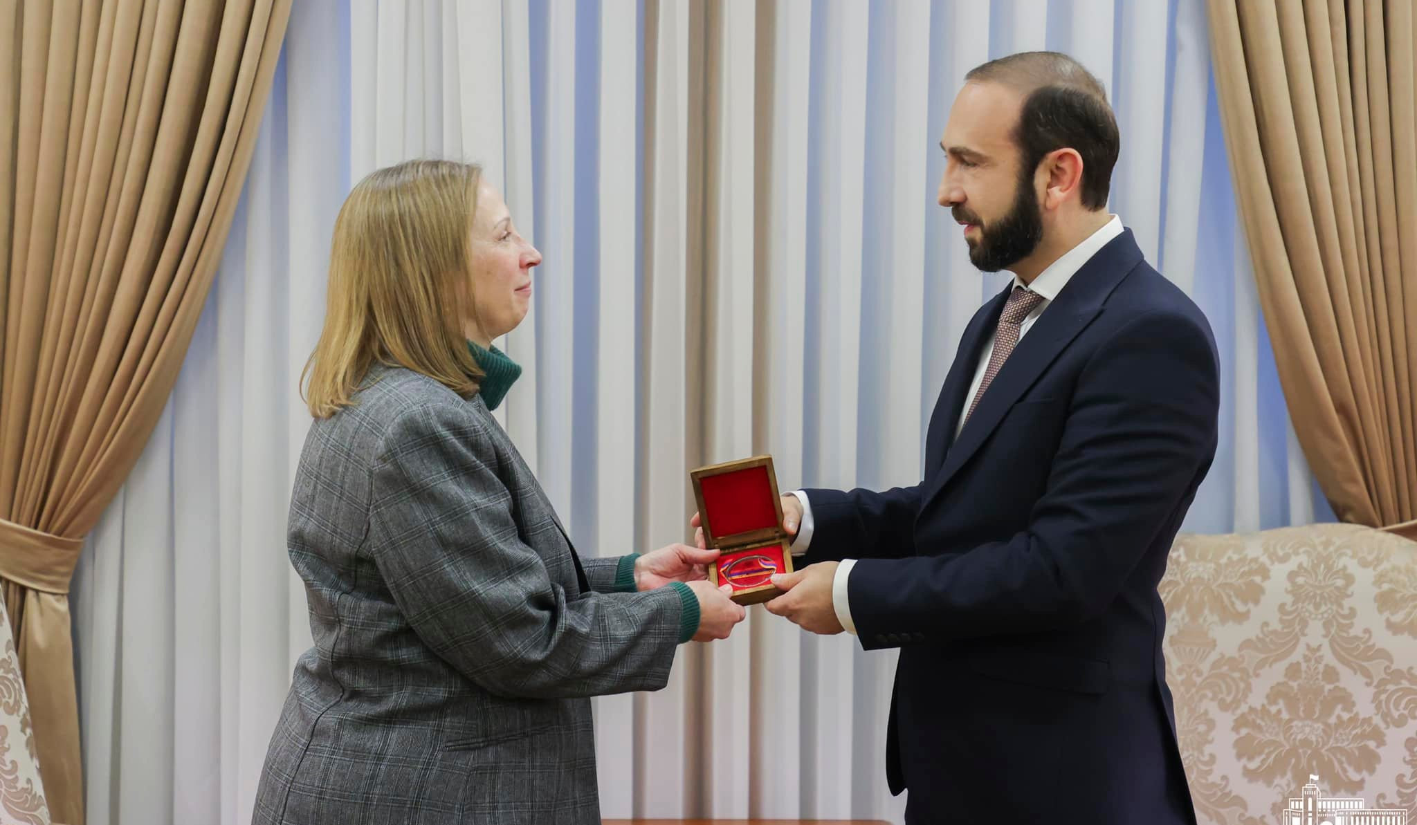 Mirzoyan awards Ambassador Lynne Tracy with the medal for her significant contribution to the development of Armenian-U.S. relations