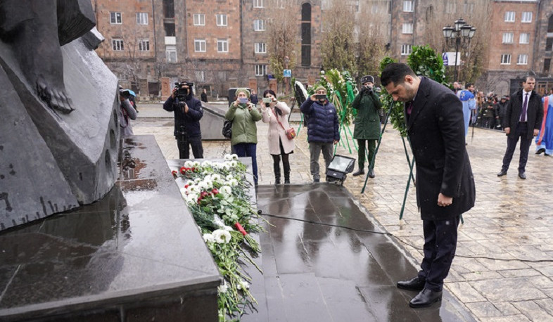 Փոխվարչապետ Մաթևոսյանը հարգանքի տուրք է մատուցել Սպիտակի երկրաշարժի զոհերի հիշատակին