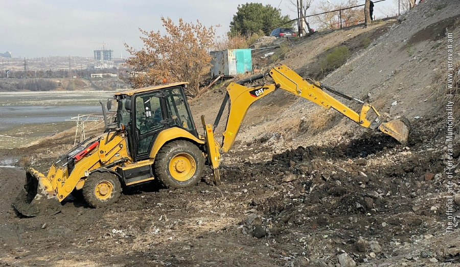 Տիղմ ու կենցաղային աղբ. Երևանյան լճի մաքրման աշխատանքները շարունակվում են