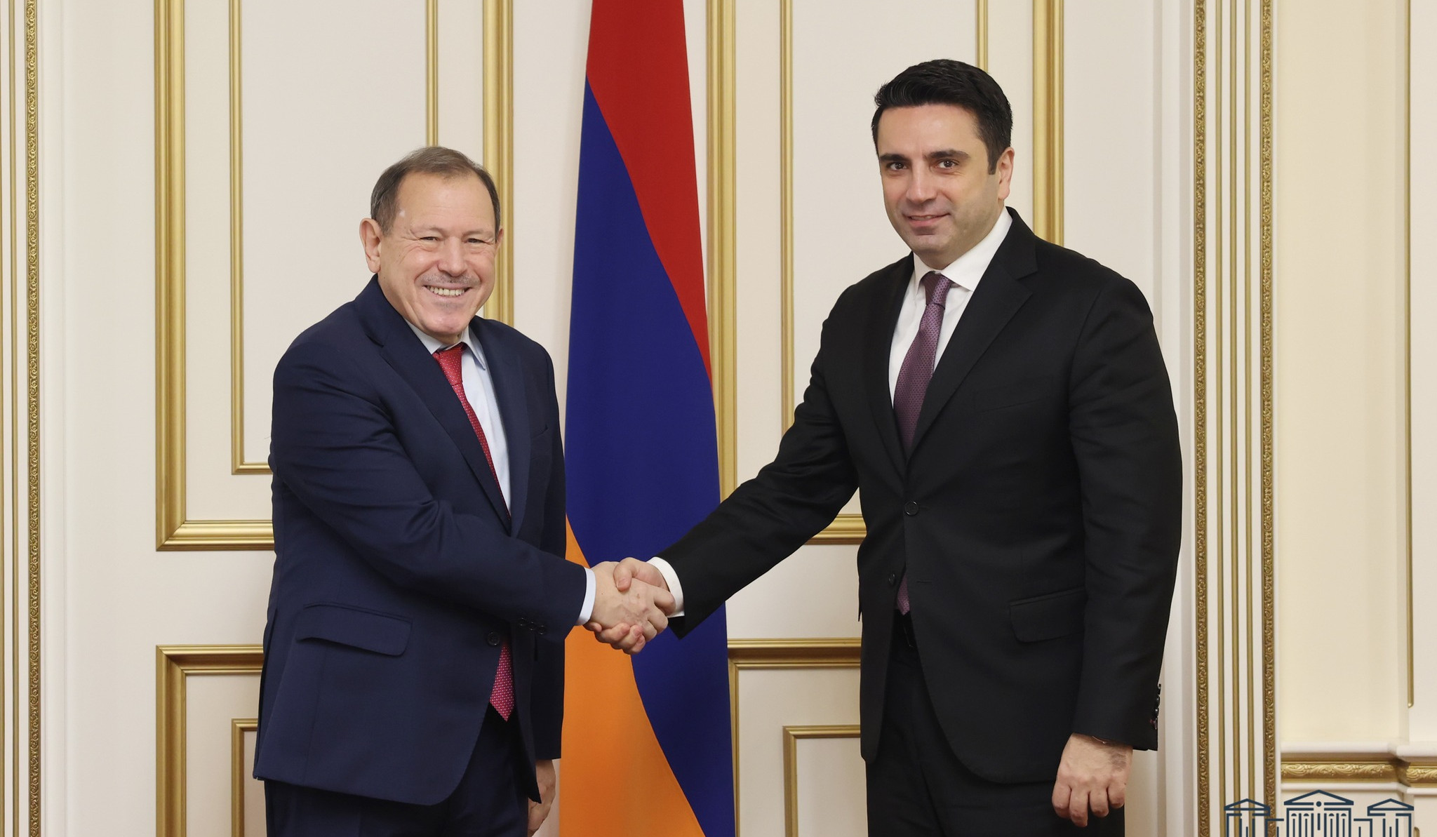 Ален Симонян принял новоназначенного посла Алжира в Армении Смаила Бенамару