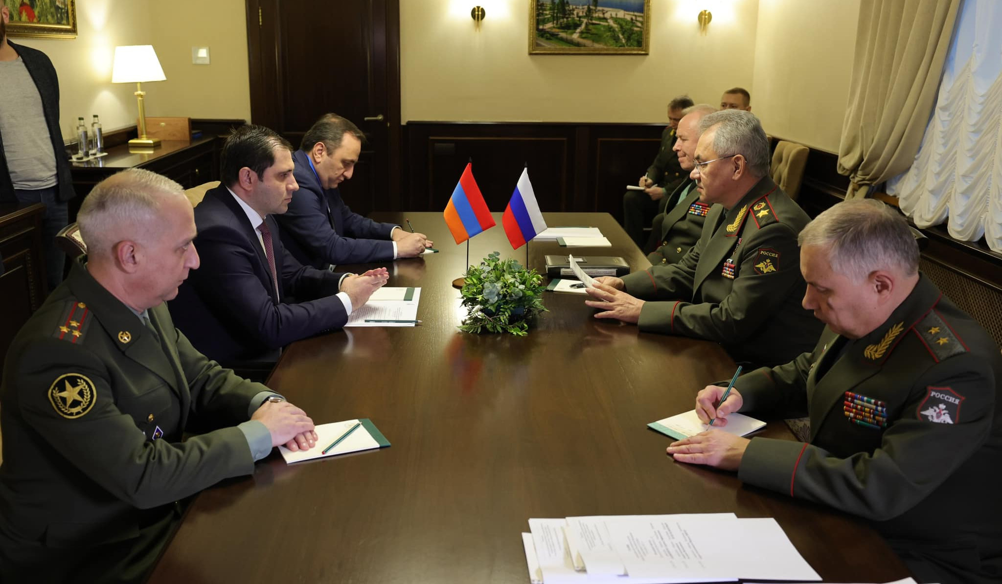 Армения и Россия подписали программу военного сотрудничества на 2023 год