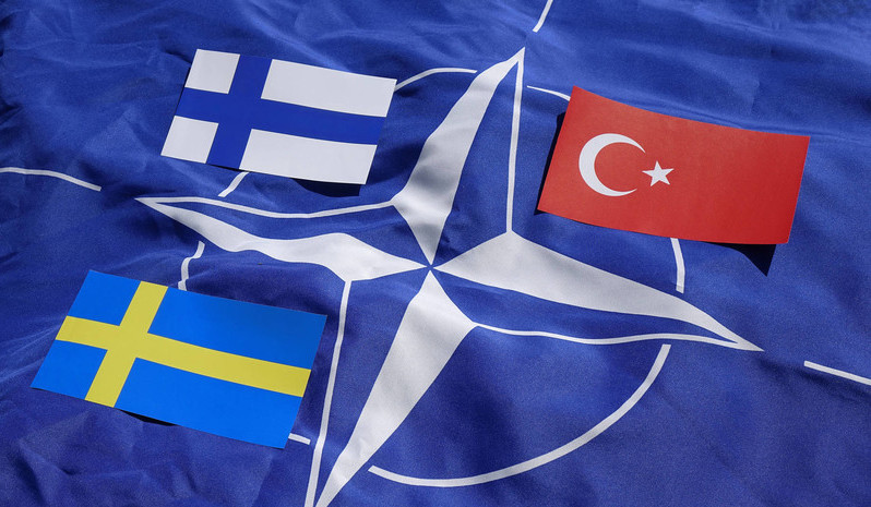 Спикеры парламентов Швеции и Финляндии приедут в Турцию для обсуждения членства в НАТО