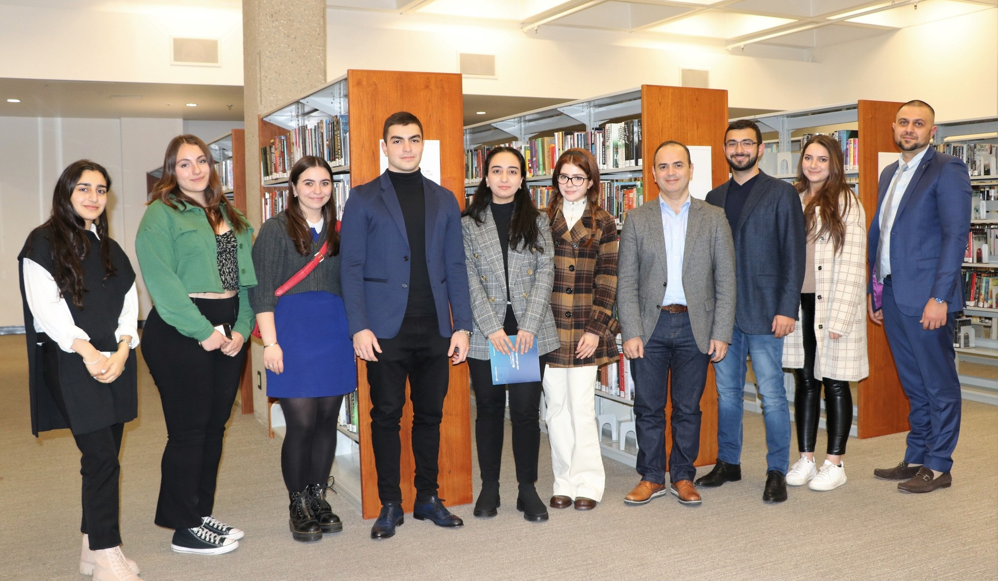 Zareh Sinanyan discussed issues of Armenian studies interest with Armenian youth and students of Southern California